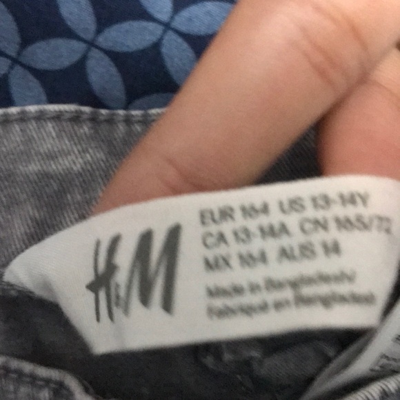 NWOT H&M Gray Jeans Sz 13-14 Y - Picture 2 of 4